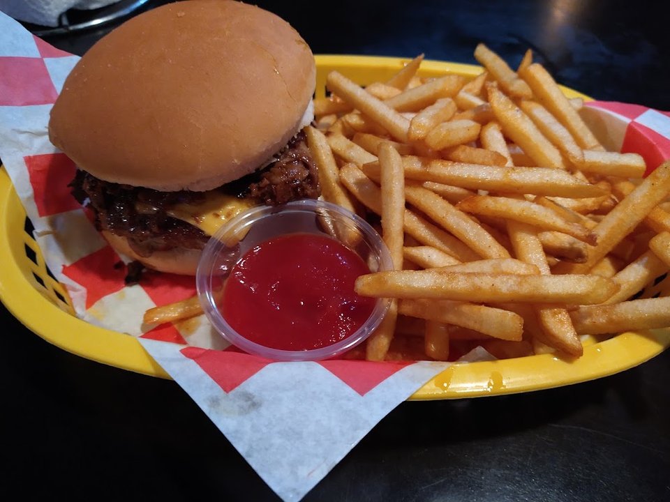 Dillons Cheeseburger